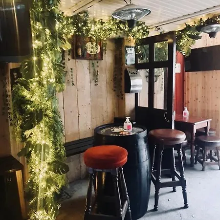 فندق مبيت وإفطار Charlie Foleys *